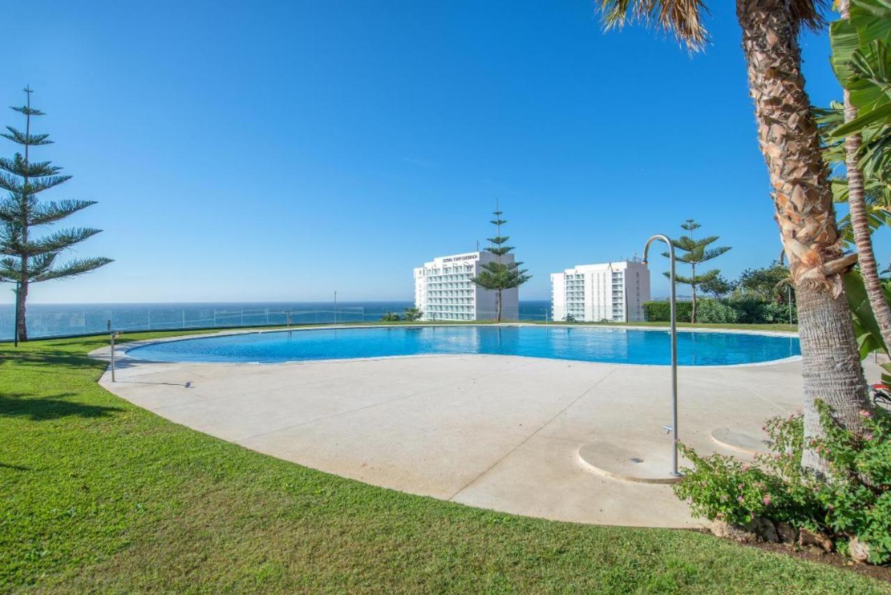 Beach And Pool Holidays At The Grand Coloso Benalmadena Exterior photo